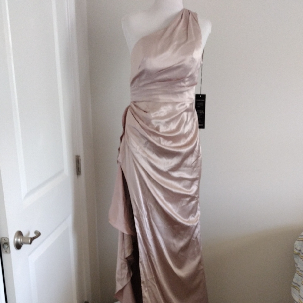 Rynath One-Shoulder Satin Evening Dress
